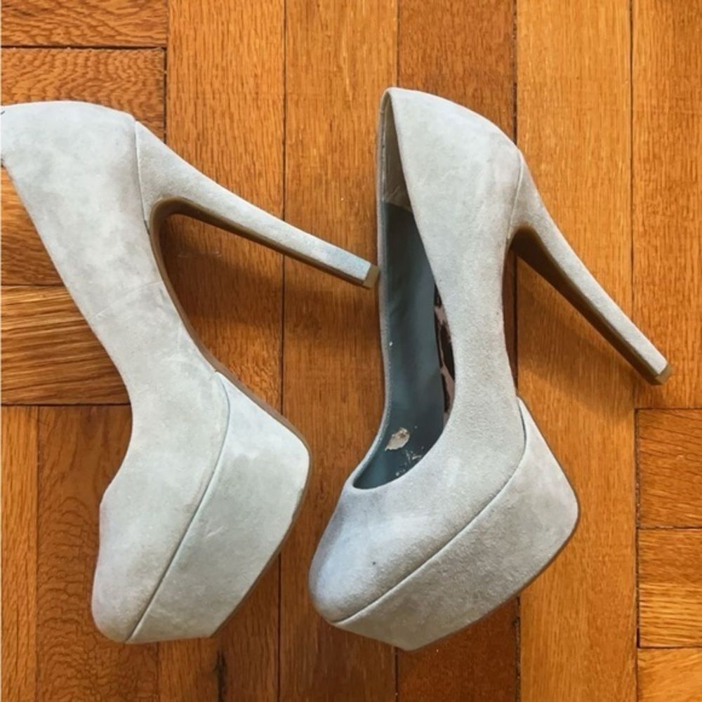 Jessica Simpson light green suede heels pumps size 6.5
